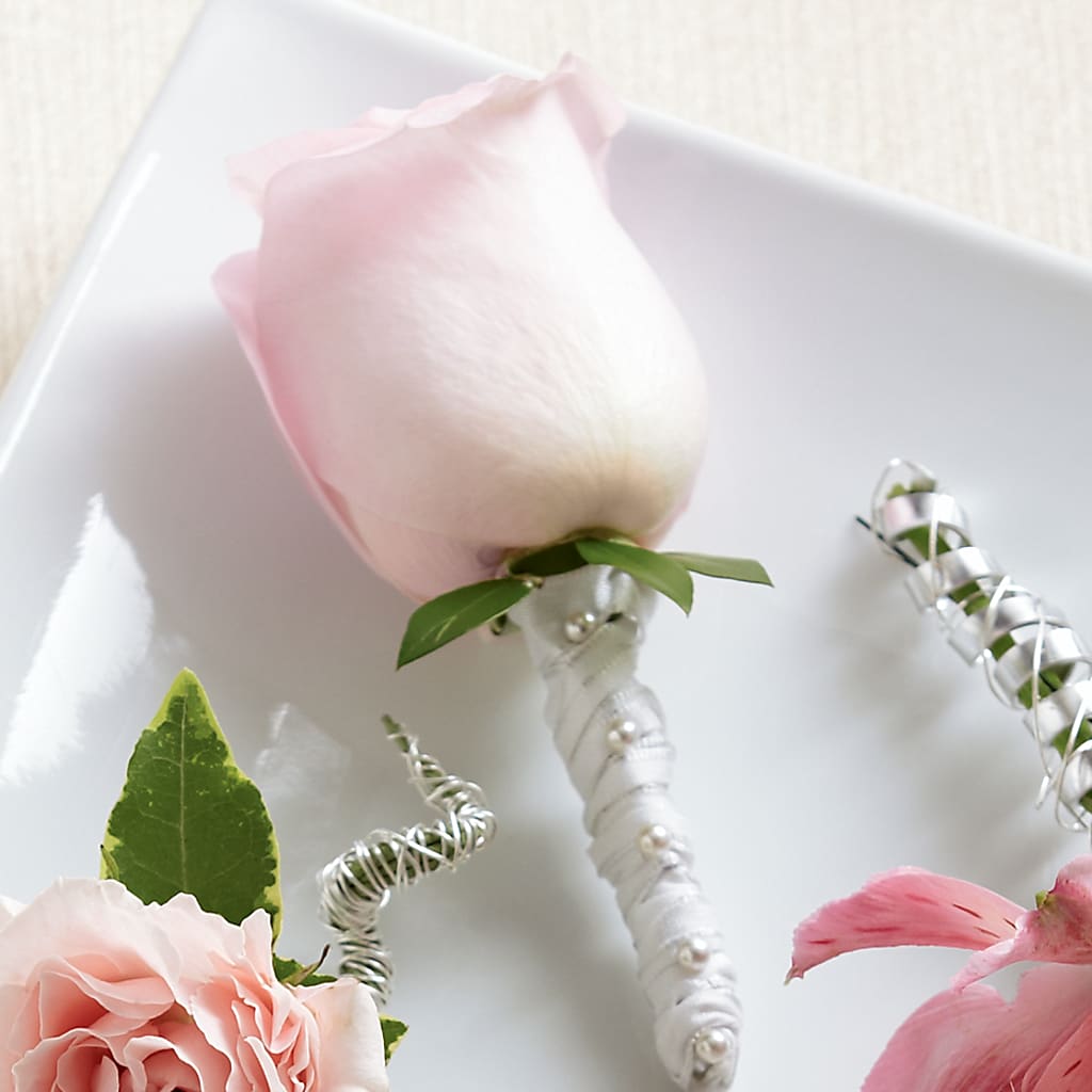 Pink Rose Boutonniere – Joyce Florist Of Dallas Inc, Dallas TX