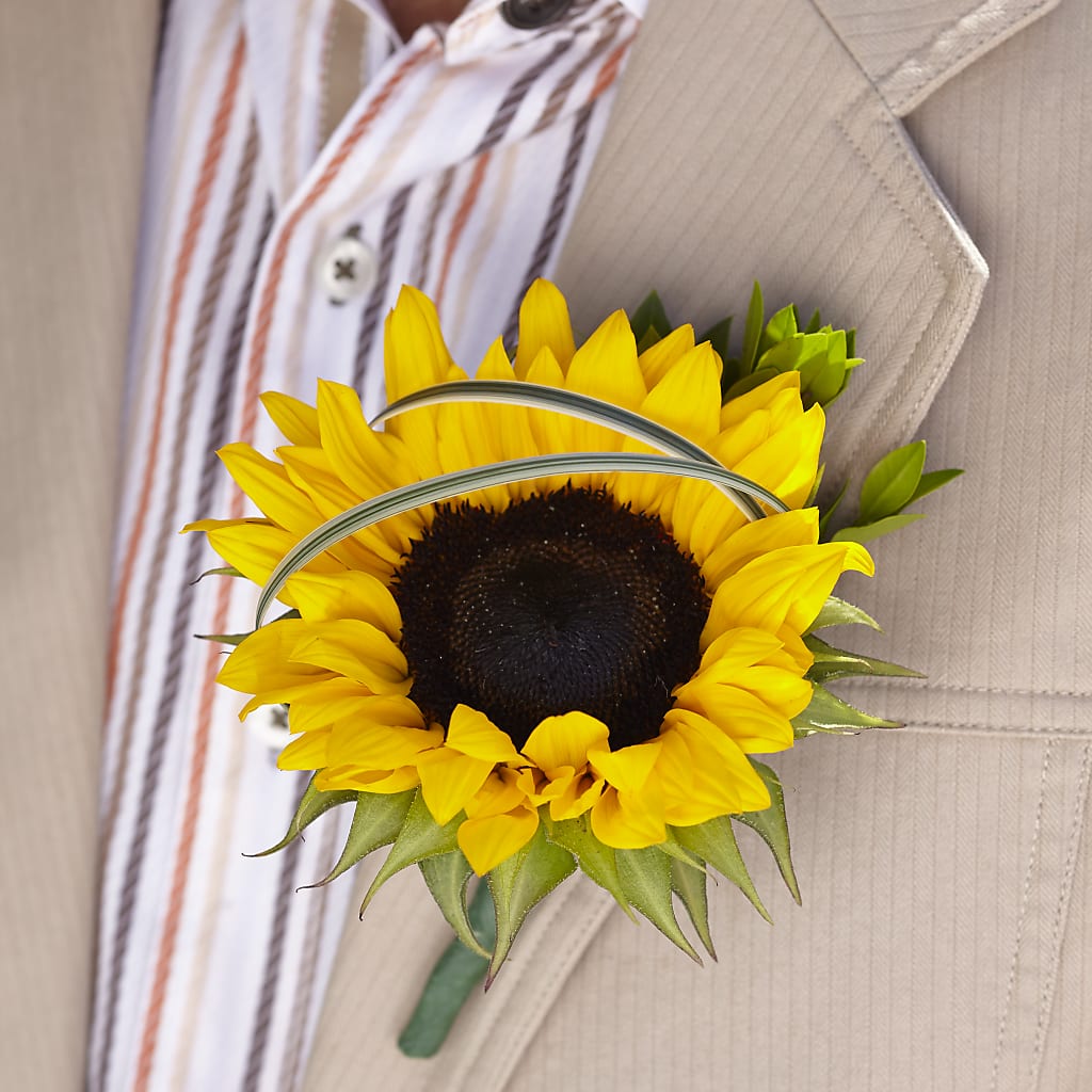 Free Spirit Boutonniere –  Joyce Florist Of Dallas Inc, Dallas TX